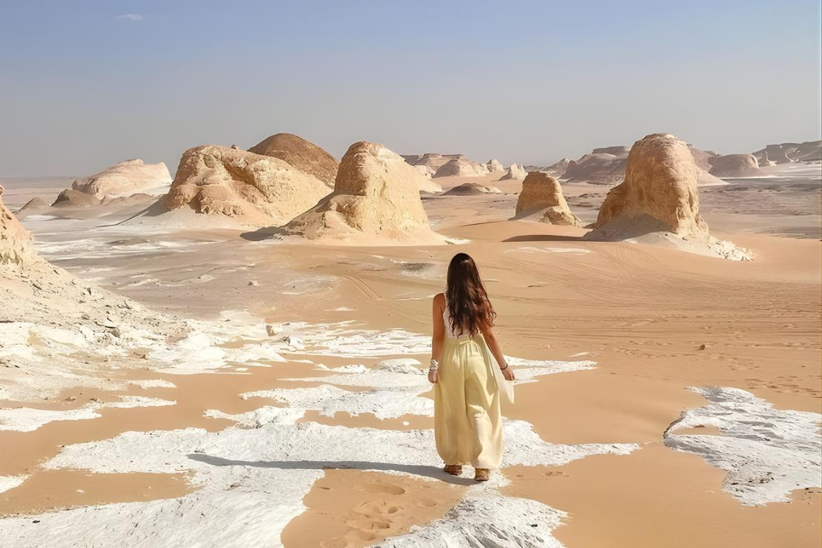 Day Cairo & Desert Adventure: Pyramids, White Desert & Bahariya Oasis